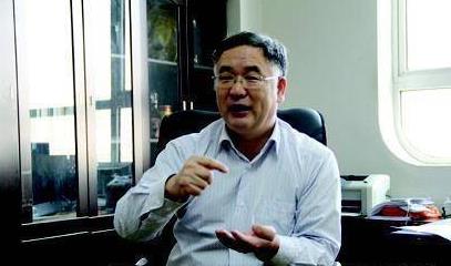 山東大學經(jīng)濟學院教授李鐵崗.jpg 山東大學經(jīng)濟學院教授李鐵崗.jpg